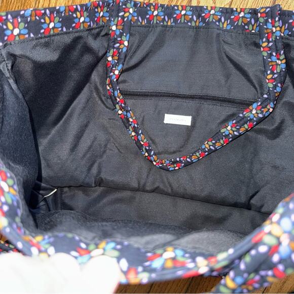 Vera Bradley NWT Essential Grand Tote Bag - Venitian Flowers Multi - Quilted - Picture 5 of 6